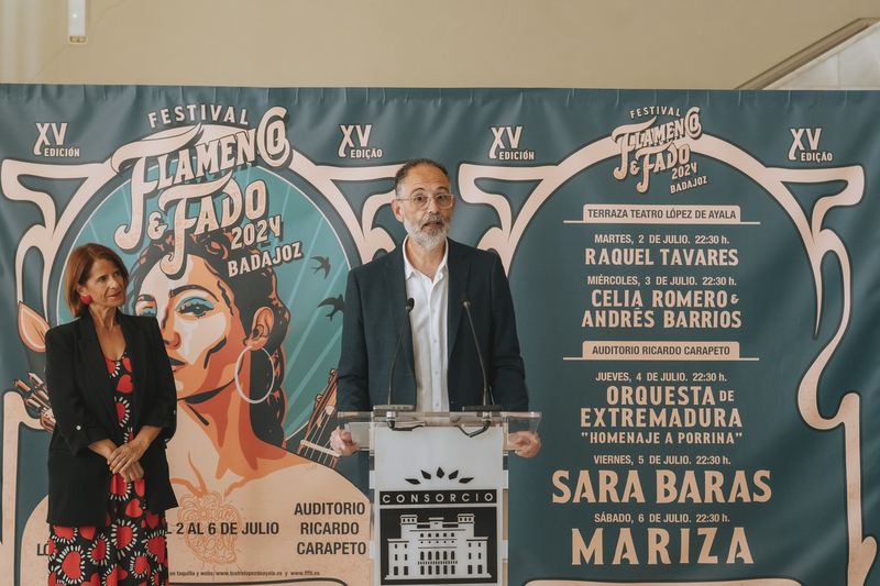 Perrete y la Orquesta de Extremadura homenajean a Porrina de Badajoz en el XV Festival de Flamenco y Fado