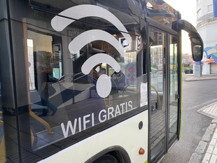 El PSOE de Badajoz critica que ninguno de los autobuses urbanos de la ciudad ofrece wifi