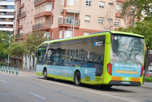 La línea de autobús urbano Casco Antiguo retoma desde este próximo lunes su recorrido por Plaza de España