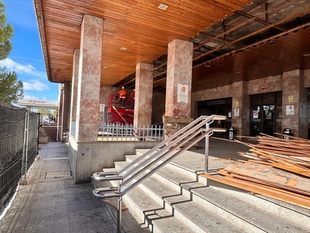 El SES continúa invirtiendo en el Hospital Universitario de Badajoz con nuevas actuaciones en el vestíbulo principal y Urgencias