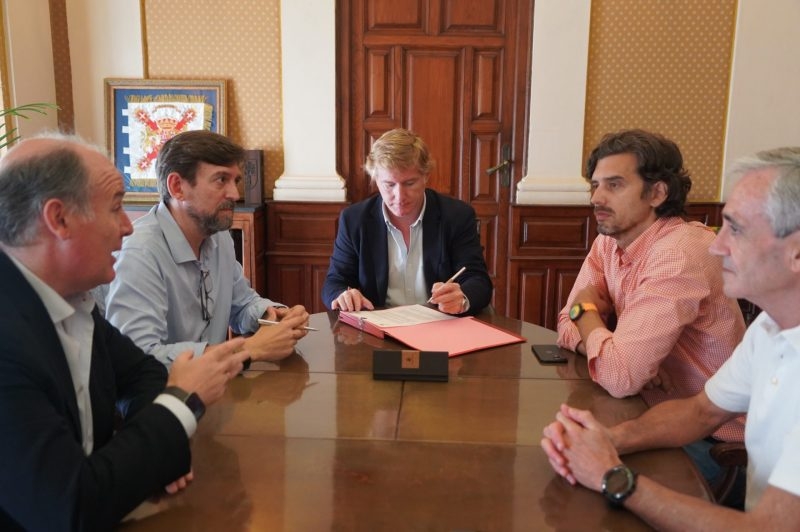 El Ayuntamiento firma el programa de ejecución de la UA 5/24 del Plan General Municipal de Badajoz en La Banasta