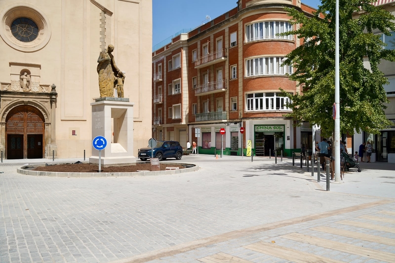 Reabierta al tráfico la calle Santo Domingo tras la finalización de las obras de renovación 
