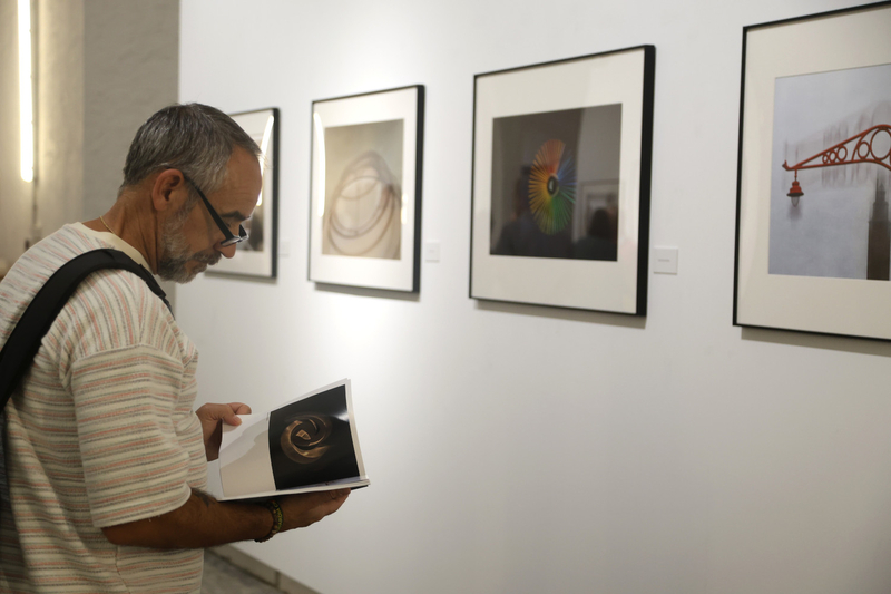 La Sala Vaquero Poblador acoge 'Énfasis en la forma', una muestra de 40 fotografías de la Agrupación Fotográfica Extremeña