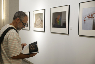 La Sala Vaquero Poblador acoge 'Énfasis en la forma', una muestra de 40 fotografías de la Agrupación Fotográfica Extremeña